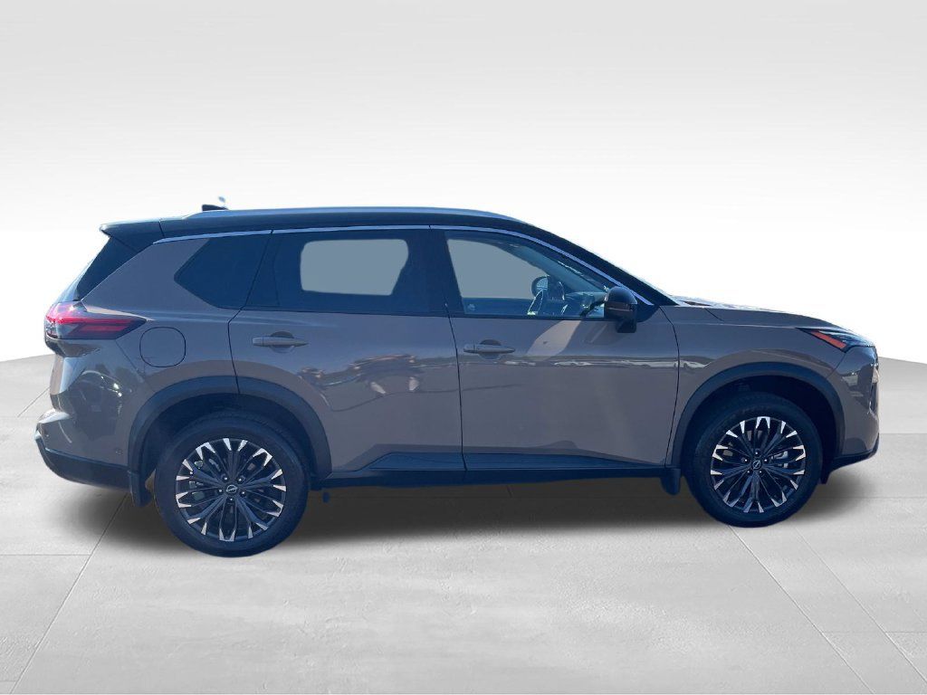 Used 2025 Nissan Rogue SL w/ Tech Package AWD/4WD image 6
