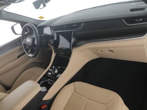 Used 2023 Jeep Grand Cherokee L Limited w/ Luxury Tech Group II image 33