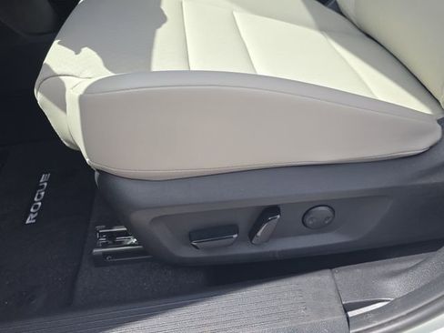 New 2026 Nissan Rogue SV FWD image 21
