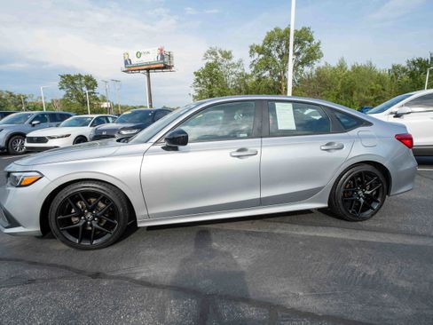 Used 2024 Honda Civic Sport image 3