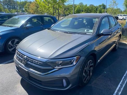 Used 2024 Volkswagen Jetta SEL image 2