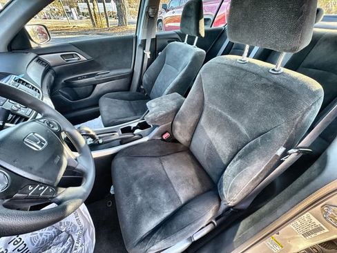 Used 2013 Honda Accord LX image 19