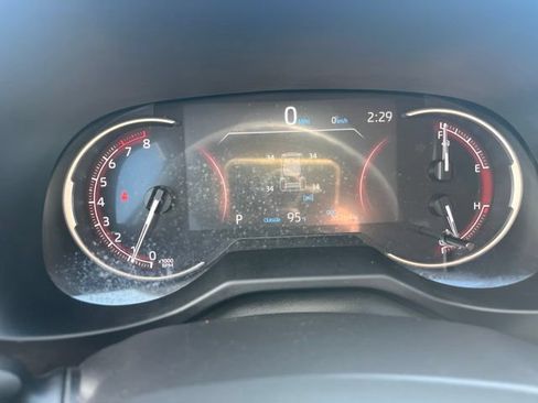 Used 2025 Toyota RAV4 LE AWD/4WD image 36