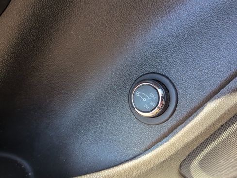 Used 2019 Chevrolet Blazer RS w/ Sun and Wheels Package image 22