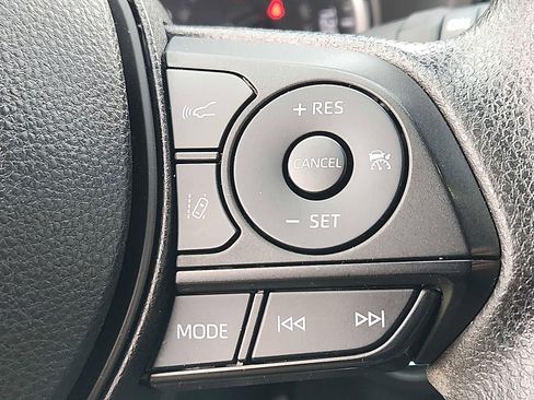 Used 2022 Toyota RAV4 XLE image 21