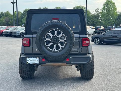 Used 2018 Jeep Wrangler Unlimited Sport S AWD/4WD image 4