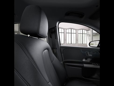 Certified 2026 Mercedes-Benz GLA 250 4MATIC image 43