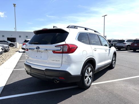 Certified 2025 Subaru Ascent Premium AWD/4WD image 9