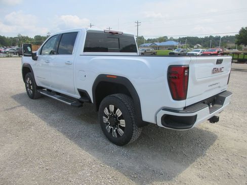 New 2026 GMC Sierra 2500 Denali w/ Denali Reserve Package AWD/4WD image 9