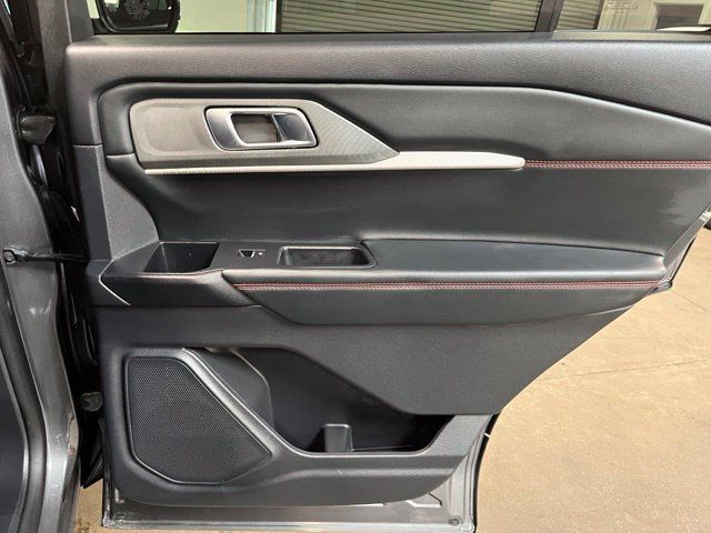 Used 2025 Ford Explorer ST-Line AWD/4WD image 13