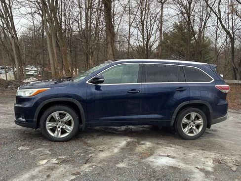 Used 2014 Toyota Highlander Limited w/ Preferred Accessory Package image 11