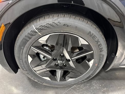New 2026 Kia EV6 Wind AWD/4WD image 2