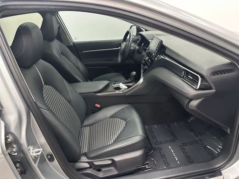 Used 2022 Toyota Camry SE image 26