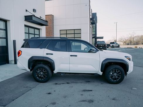 Used 2025 Toyota 4Runner SR5 image 5