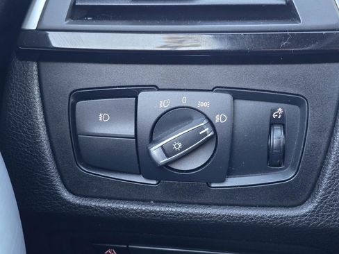 Used 2018 BMW 330i xDrive Sedan w/ Premium Package image 23