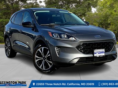 Used 2022 Ford Escape SE w/ SE Sport Appearance Package