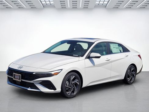 New 2026 Hyundai Elantra Limited FWD image 8