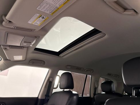 Used 2023 Nissan Armada SL image 2