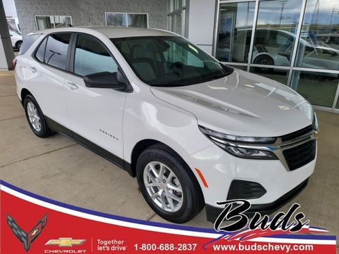 Used 2023 Chevrolet Equinox LS w/ LS Convenience Package FWD image 1