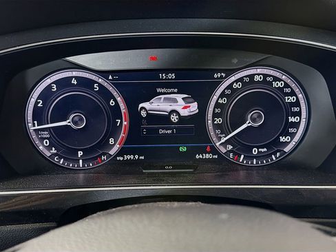 Used 2019 Volkswagen Tiguan SEL w/ 3rd Row Seat Package image 15