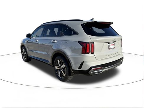 Used 2022 Kia Sorento EX w/ Panoramic Sunroof Package image 5