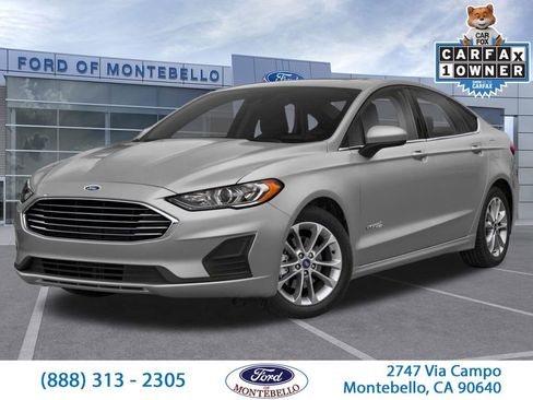 Used 2020 Ford Fusion SE image 1