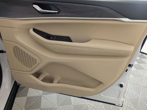 Used 2023 Jeep Grand Cherokee L Limited AWD/4WD image 35