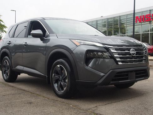 Used 2026 Nissan Rogue SV FWD image 1