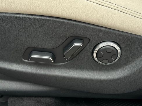 New 2026 Genesis GV70 2.5T Select image 27