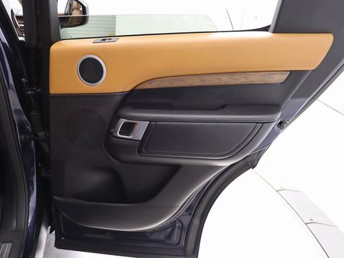 Used 2018 Land Rover Discovery HSE Luxury image 48