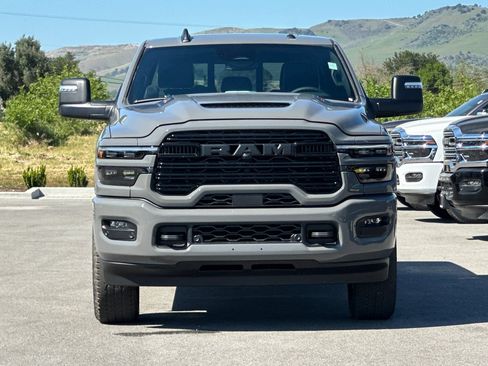 Used 2026 RAM 2500 Laramie AWD/4WD image 10