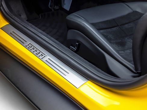 Certified 2025 Ferrari Roma Spider image 42