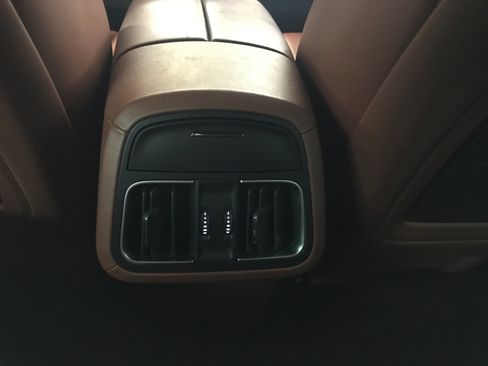 Used 2021 Maserati Levante image 14