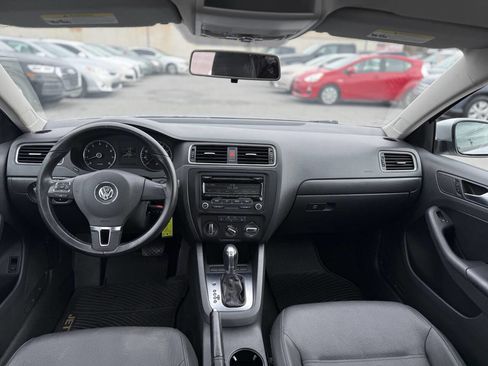 Used 2012 Volkswagen Jetta SE image 9