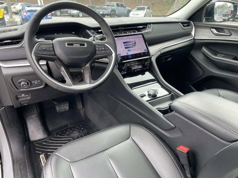 Used 2024 Jeep Grand Cherokee Limited image 14