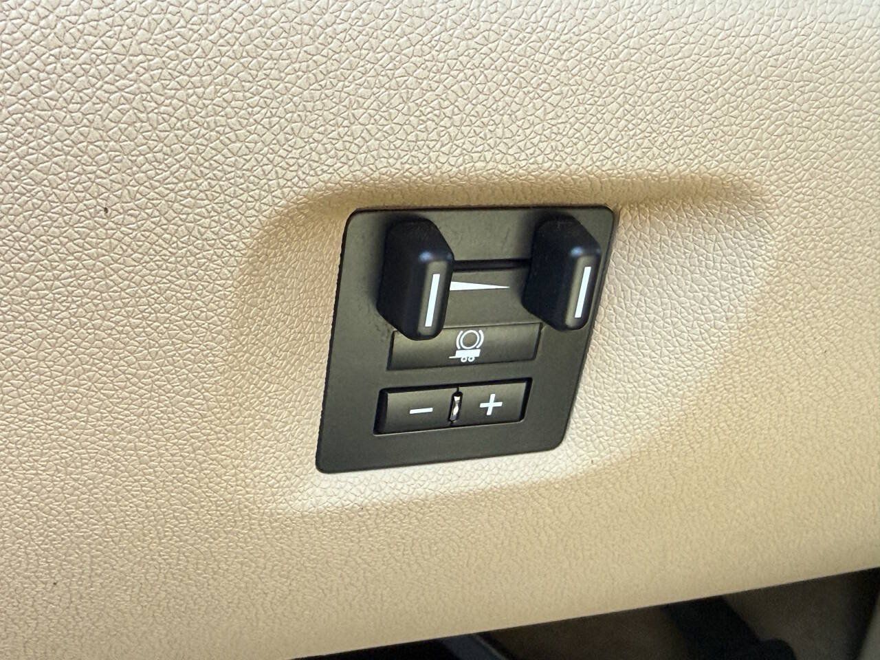 Used 2012 GMC Yukon Denali AWD/4WD image 26