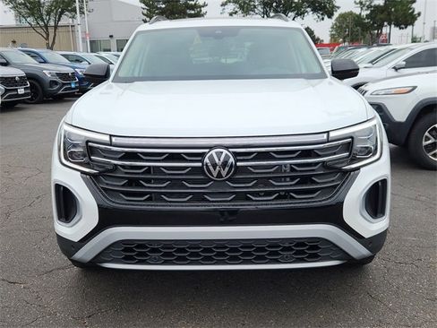 New 2026 Volkswagen Atlas Peak Edition image 5
