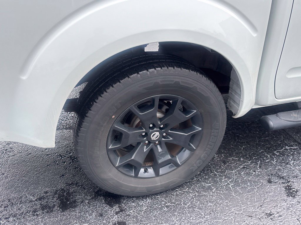 Used 2020 Nissan Frontier SV w/ Midnight Edition Floor Mats RWD image 10