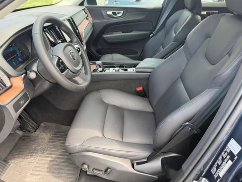 Used 2024 Volvo XC60 B5 Plus w/ Protection Package Premier AWD/4WD image 3