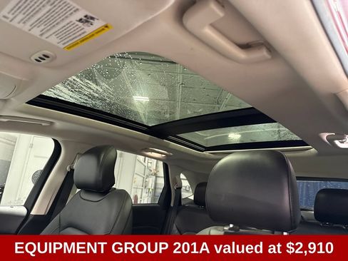 Used 2017 Ford Edge SEL w/ Equipment Group 201A AWD/4WD image 3