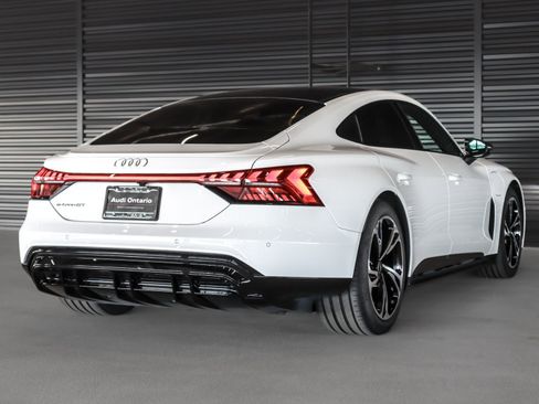 Used 2023 Audi e-tron GT Premium Plus image 10