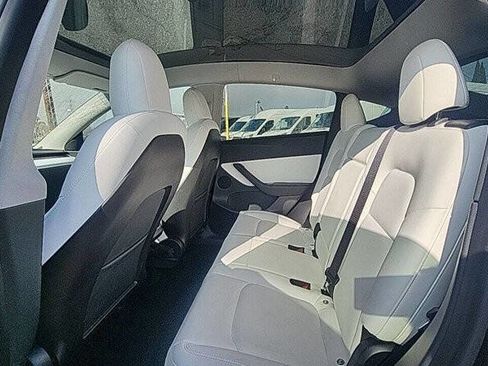 Used 2020 Tesla Model Y Long Range image 10