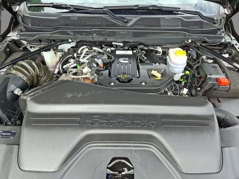 Used 2025 RAM 3500 Limited AWD/4WD image 33