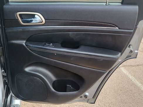 Used 2014 Jeep Grand Cherokee Limited image 21