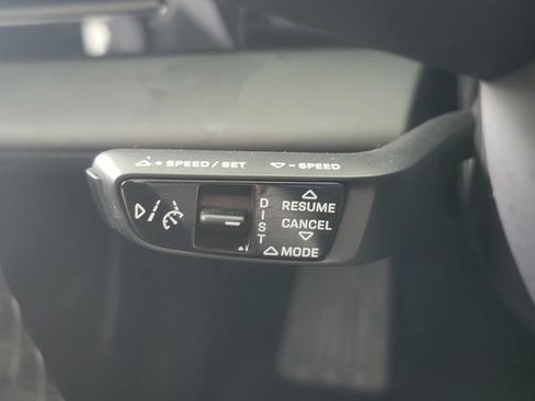 Used 2022 Porsche Taycan 4S AWD/4WD image 19