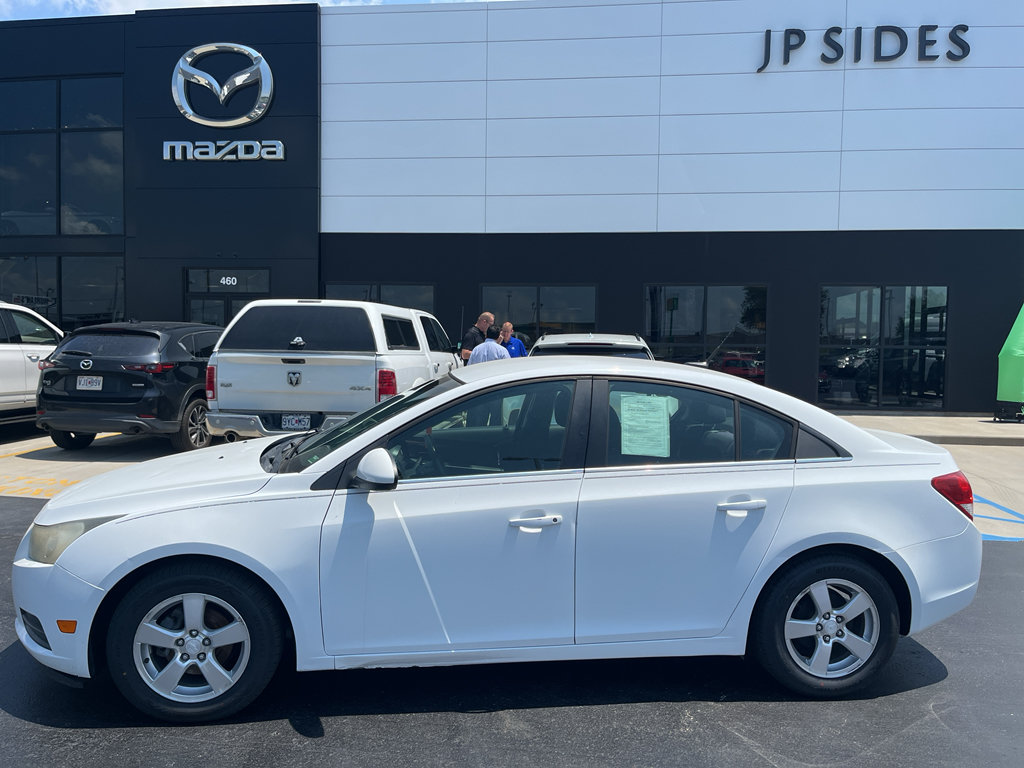 Used 2012 Chevrolet Cruze LT FWD image 2