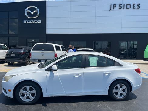 Used 2012 Chevrolet Cruze LT FWD image 2