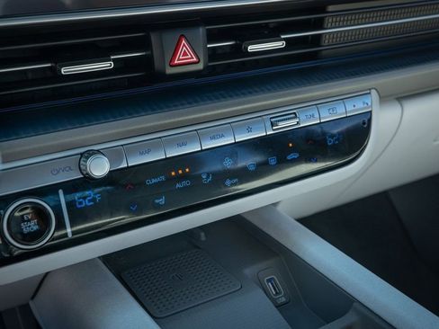 Used 2023 Hyundai Ioniq 6 SEL image 24