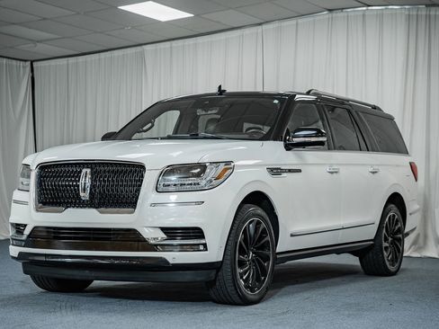 Used 2021 Lincoln Navigator L Black Label w/ Special Edition Package image 3
