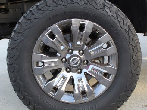 Used 2018 Nissan Titan Platinum Reserve w/ Platinum Utility Package image 9